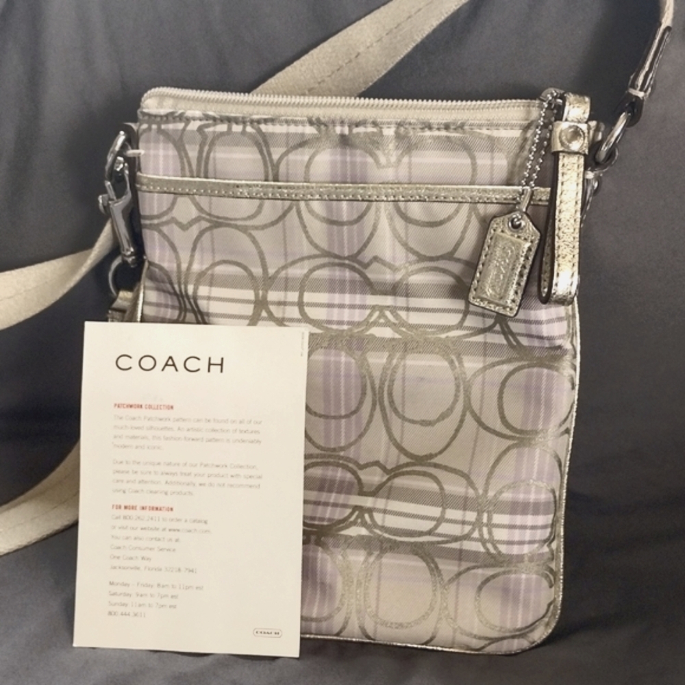 π©Ά Coach Poppy Lilac Purple Metallic Gold Tartan Plaid Signature Swingpack - Picture 2 of 9